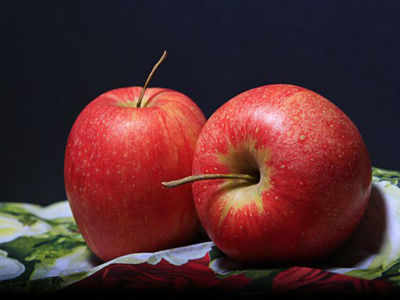 Apples can relieve constipation and diarrhoea both, just have to be eaten differently