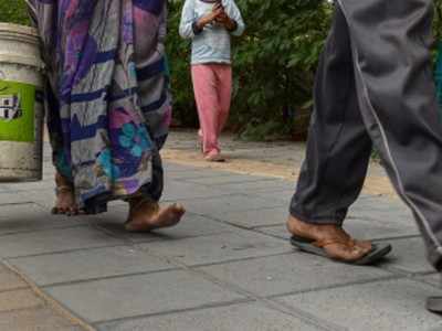 Demanding food, buses, migrants pelt stones on Madhya Pradesh-Maharashtra border