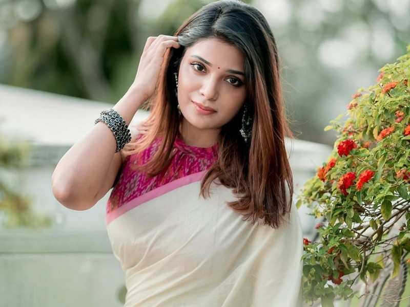 'Meesaya Murukku' actress Aathmika reveals the reason behind her