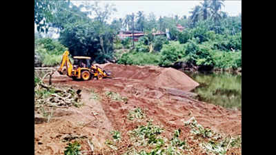 Kerala: Congress alleges sand mining in the name of river cleaning