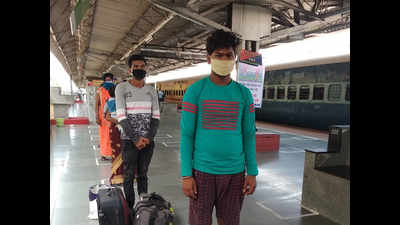 Three special trains bring scores of stranded people back to Chhattisgarh