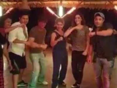 THIS throwback video of Shah Rukh Khan, Kajol and 'Dilwale' team grooving to Salman Khan's 'Prem Ratan Dhan Payo' is the best on the internet today-WATCH