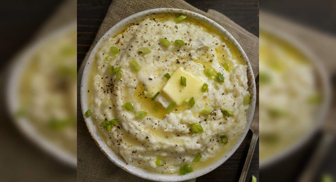 Vegan Garlic Mashed Cauliflower Recipe: How to Make Vegan Garlic Mashed Cauliflower Recipe | Homemad