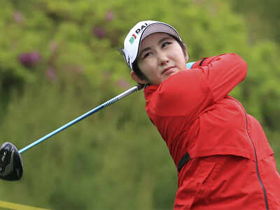 Bae Seon-woo leads in South Korea; No. 3 Park misses cut