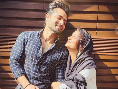 A fan asks Shoaib Ibrahim if his family forces wife Dipika Kakar to wear only Indian clothes; here's how the actor responded