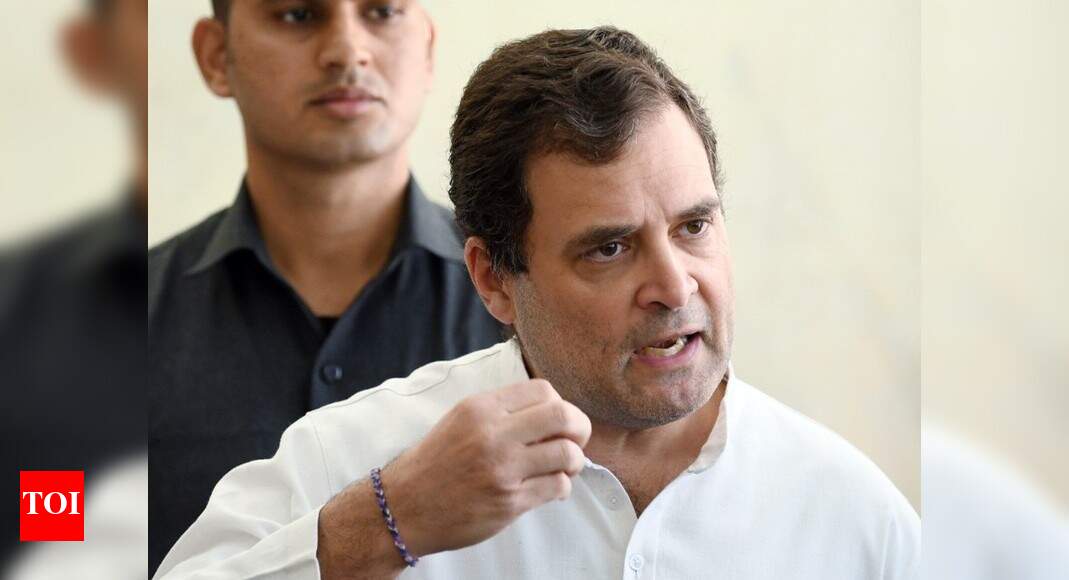Give cash rather than credit: Rahul to Centre