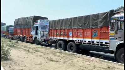 25,000 migrants on Bihar border block highway