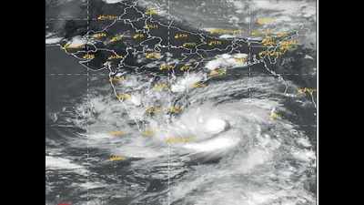 West Bengal: Cyclone may hit land on May 20, bring heavy rain