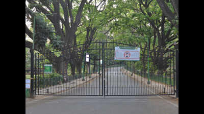 Bengaluru: Official lets IPS officer inside Cubbon Park for walk; suspended