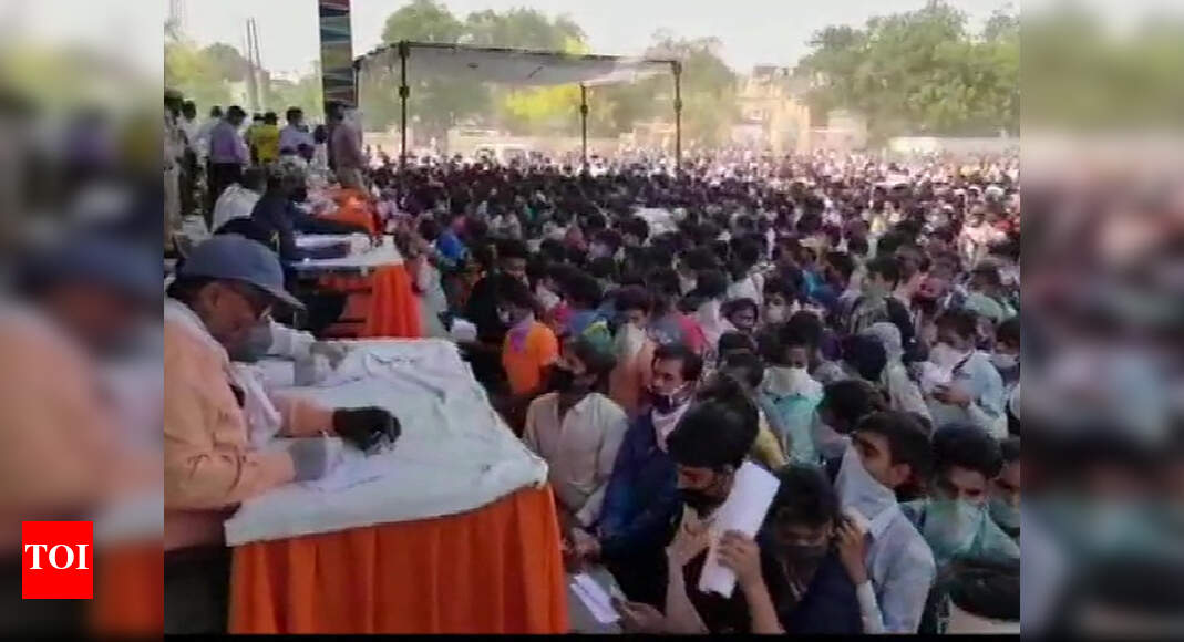 Migrant Workers in Ghaziabad: Thousands of migrant workers gather at ...
