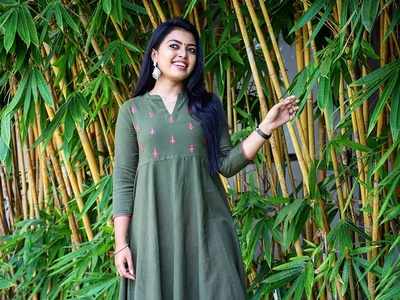 Pookkalam Varavayi actress Mridhula Vijai: Happy that I could stay ...