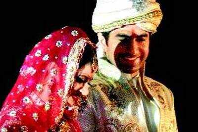 Jeet, Mohna tie the knot! | Bengali Movie News - Times of India