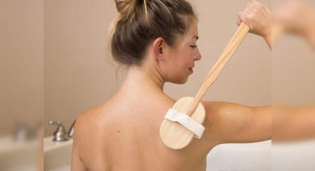 All the benefits of exfoliating your back you should be aware of