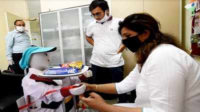 Pec Bot Delivers Contactless Medicine Food To Covid 19 Patients In Chandigarh Chandigarh News Times Of India
