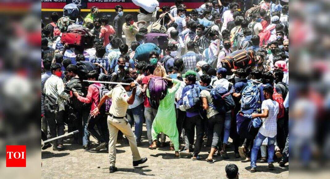 Desperate migrants gather near Bandra station again | Mumbai News ...