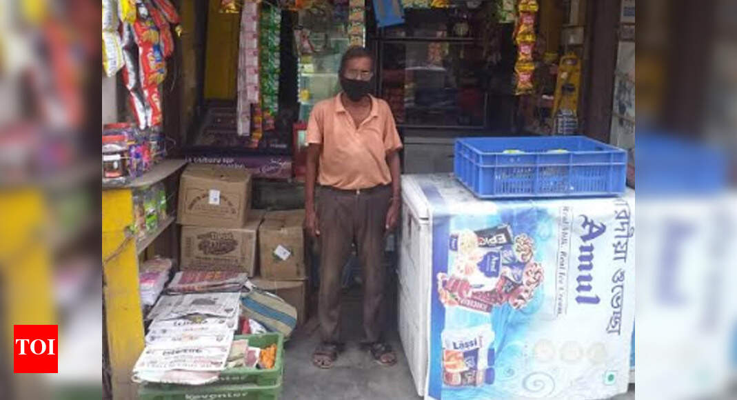 Thieves steal packed food items from shop in West Bengal's Khardah