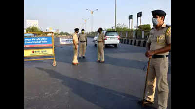 Maharashtra: Cops send 93 back to Mumbai after travel e-passes from agent fail scan