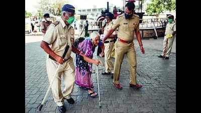 Mumbai: 79th security staffer tests Covid-19 positive as they shuttle between office, hospital