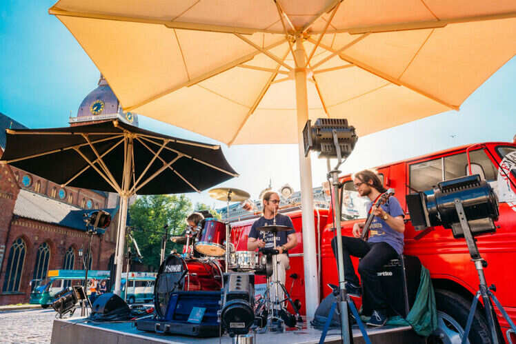 Live drive-in concerts