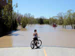These 35 pictures show how flooding disrupted normal life in Michigan