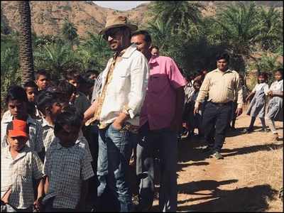 Babil shares unseen pictures of his father Irrfan Khan having a gala time with school kids at their farmhouse