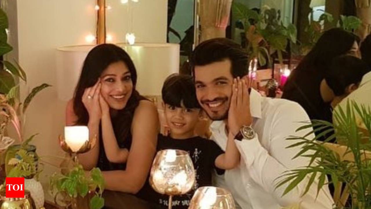 Arjun Bijlani, wife Neha celebrate 7th wedding anniversary; actor says, 'I hereby give you all awards for all these years' - Times of India