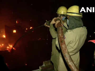 A fire broke out at the Chuna Bhatti slum area in Kirti Nagar