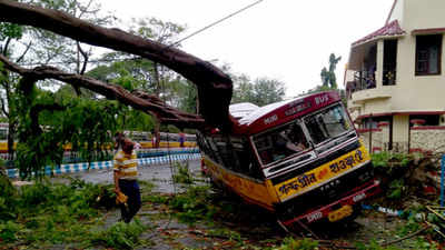 Several killed due to cyclone Amphan in West Bengal, PM Modi to visit on May 22