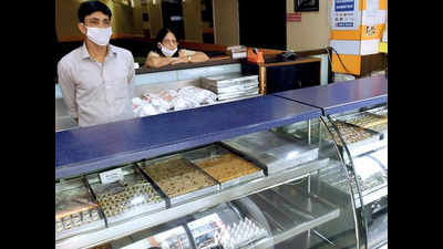 Restaurants have suffered loss of hundreds of crores in Lucknow