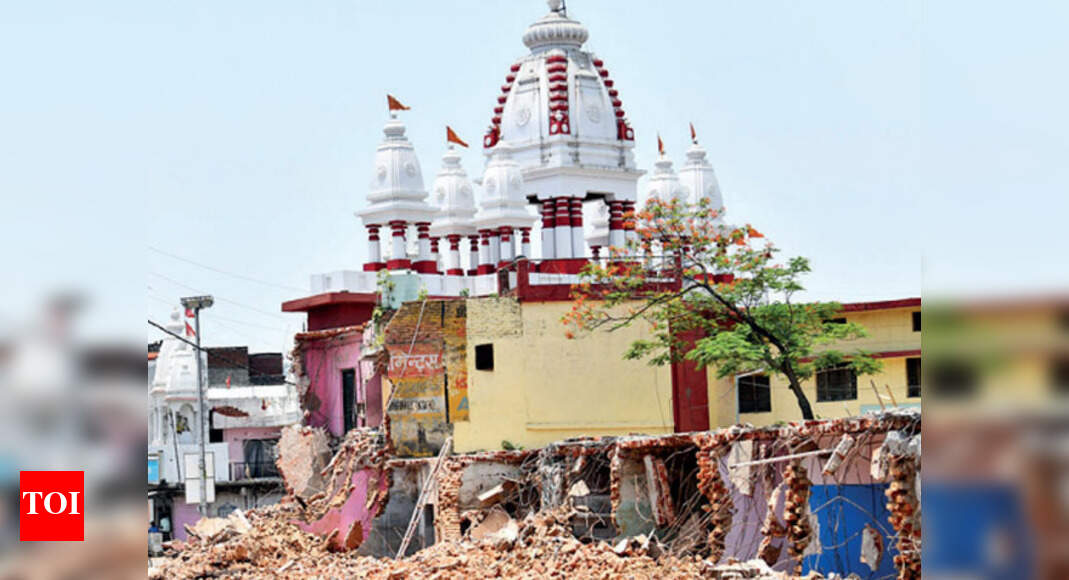 Yogi okays razing of Gorakhnath temple wall