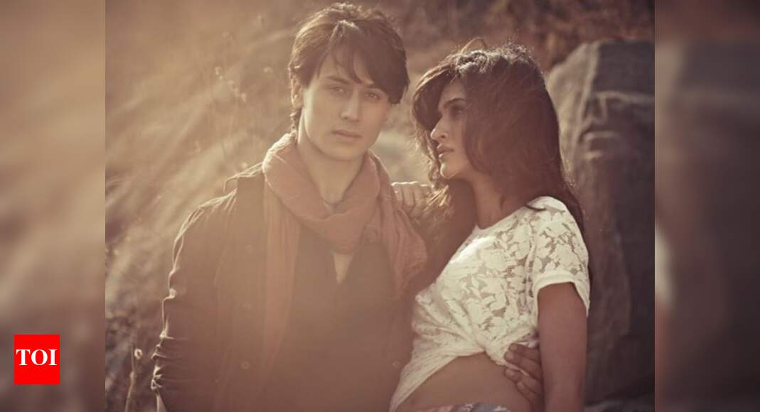 Tiger Shroff and Kriti Sanon get nostalgic as their debut film 'Heropanti' clocks 6 years