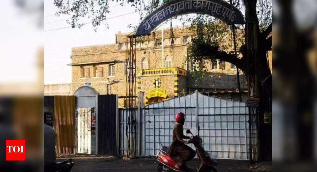 Covid 19 Yerawada Central Prison Releases 1 000 Inmates Pune News 