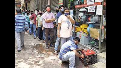 Kolkata: Citizens run from pillar to post for water after power cut sparks crisis