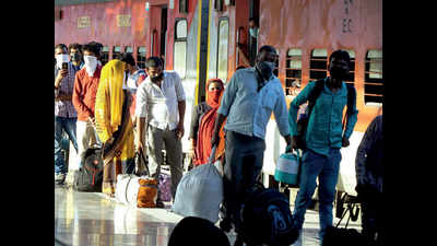 1 lakh migrants reach Kashi region in 48 hours