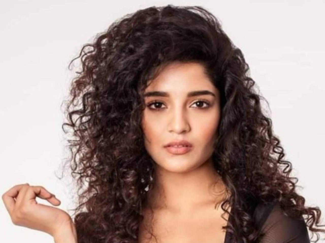 Oh My Kadavule actress Ritika Singh is basking in the love of her ...