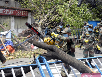Utilities of cyclone-hit Bengal directed to restore power
