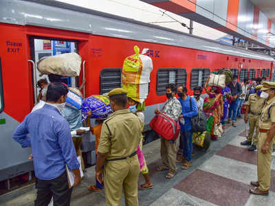 2,818 Shramik Special trains have ferried around 37 lakh migrants since May 1: Railways