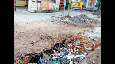 Chennai: Battered road irks Anna Nagar residents