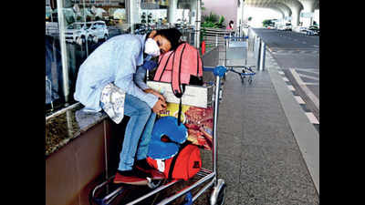 In Mumbai, flyers scrap with airline staff as 75% of flights cancelled
