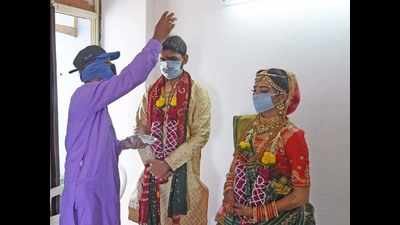 A small, slim Gujarati wedding during lockdown