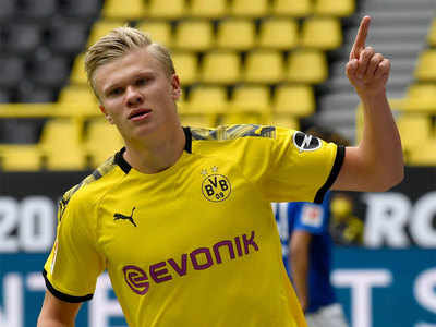 Too Early To Compare Erling Haaland With Robert Lewandowski Hansi Flick Football News Times Of India