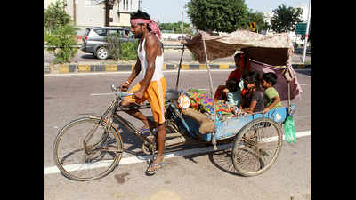 Gurugram-Bihar: Eight days, 1,000 km and 11 men on 11 cycle rickshaws