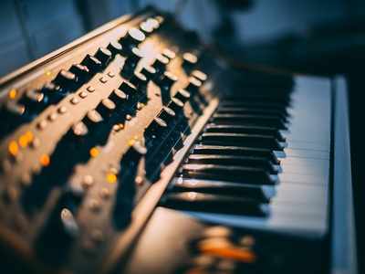 MIDI keyboard controllers that will help you enhance the music quality