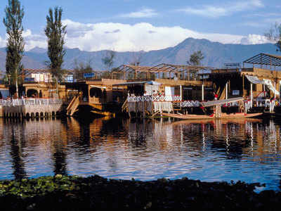 5 star hotels, houseboats, resorts in J&K offer rooms at 50% discount for quarantine
