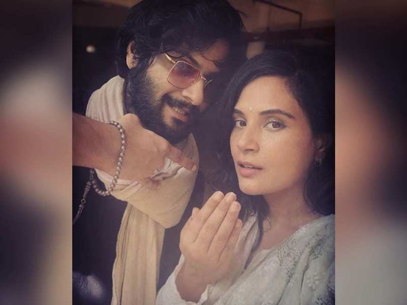 Ali Fazal gives "Eid Wala" pose with his ladylove Richa Chadha in his post; captions, 'Ramzaan has been a very introspective month'