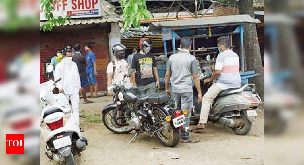 Delivery issues drive crowd to booze shops Cuttack News Times of India