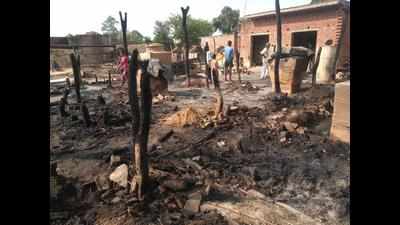 Around nine thatched houses gutted in Kheri