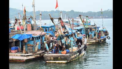 Anxious Goan fishermen wait for lockdown tide to turn