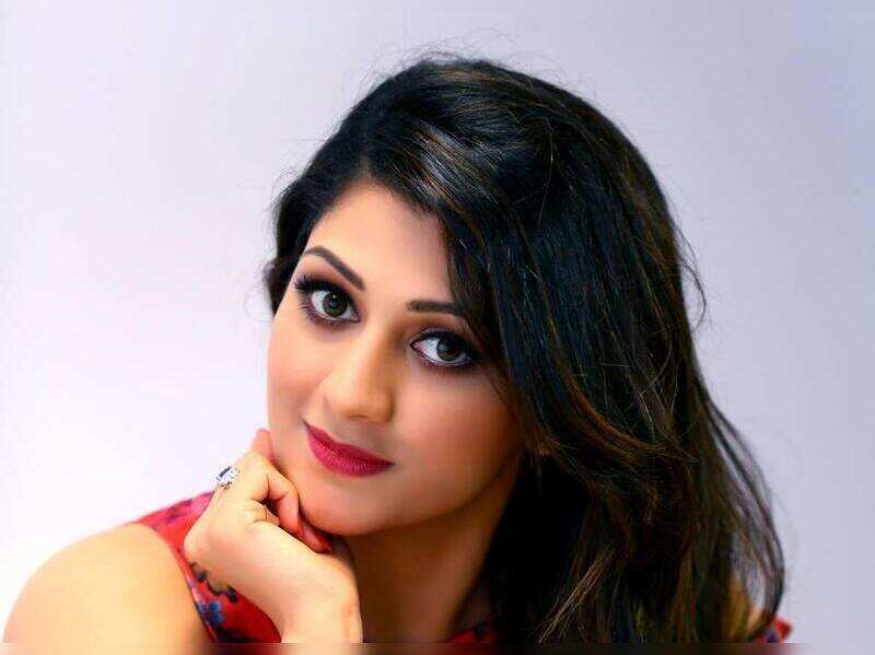 Will Radhika Kumarswamy Romance Darling Krishna Kannada Movie