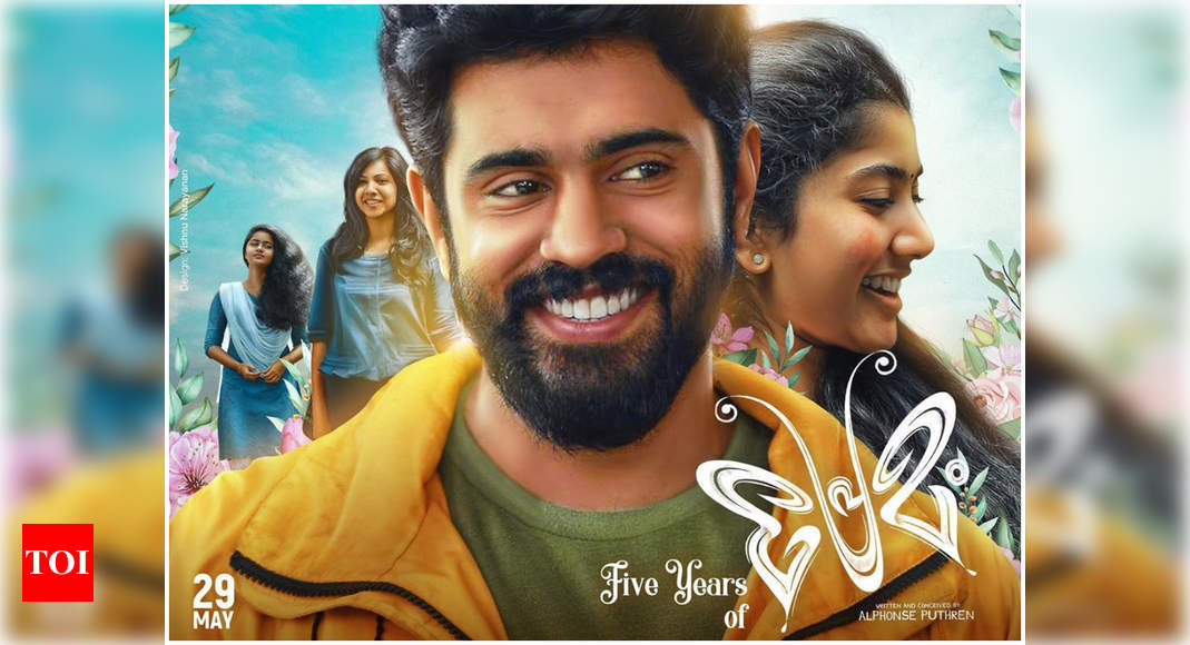 Havoc Mathan - Watching Premam Malayalam Movie !!!! Pattam Poochi Parakuthe  !!!!!! #Premam | Facebook